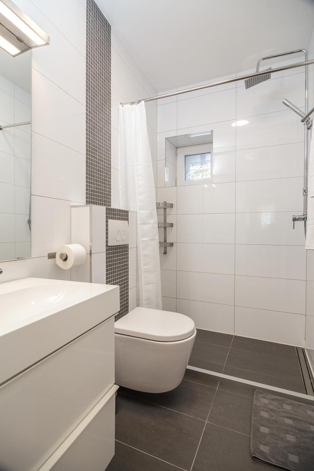 Holiday Home Aspalathos - With Free Parking, Near The Beach, A Few Minutes' Walking Distance To The Unesco Palace Split Exterior photo