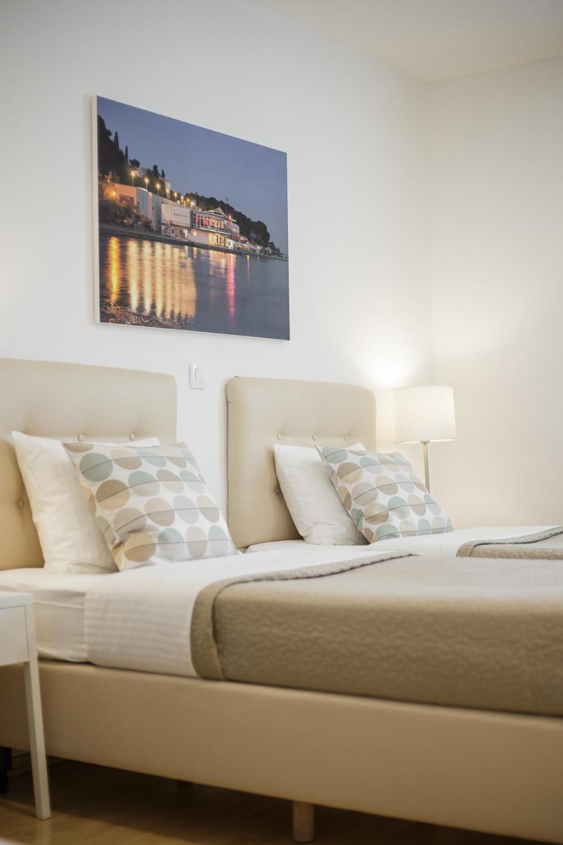 Holiday Home Aspalathos - With Free Parking, Near The Beach, A Few Minutes' Walking Distance To The Unesco Palace Split Exterior photo