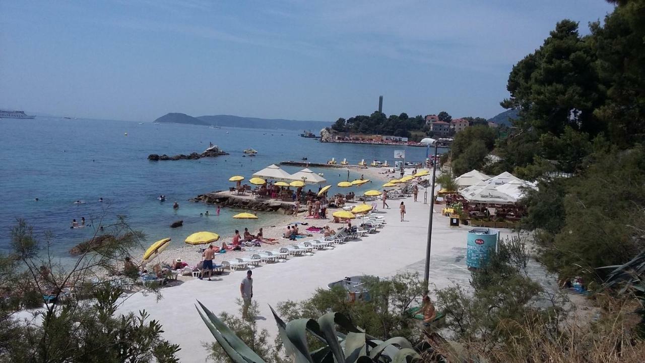 Holiday Home Aspalathos - With Free Parking, Near The Beach, A Few Minutes' Walking Distance To The Unesco Palace Split Exterior photo