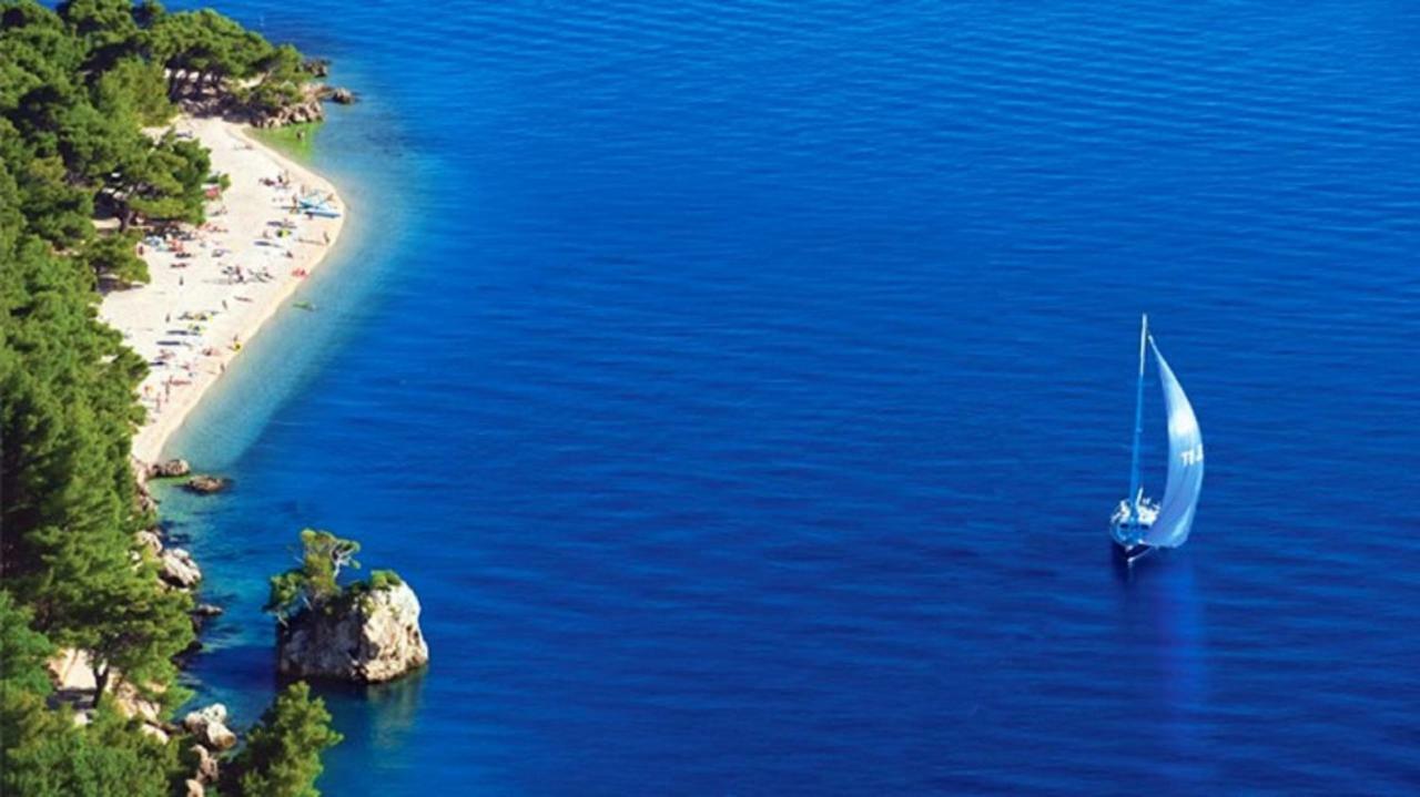 Holiday Home Aspalathos - With Free Parking, Near The Beach, A Few Minutes' Walking Distance To The Unesco Palace Split Exterior photo